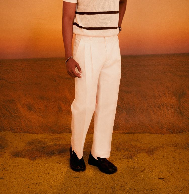 ARNO Classic Pleated Trousers in Ivory - View 2